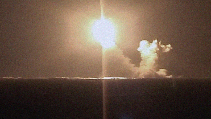 КНР показала кадры запуска баллистической ракеты перед визитом Блинкена