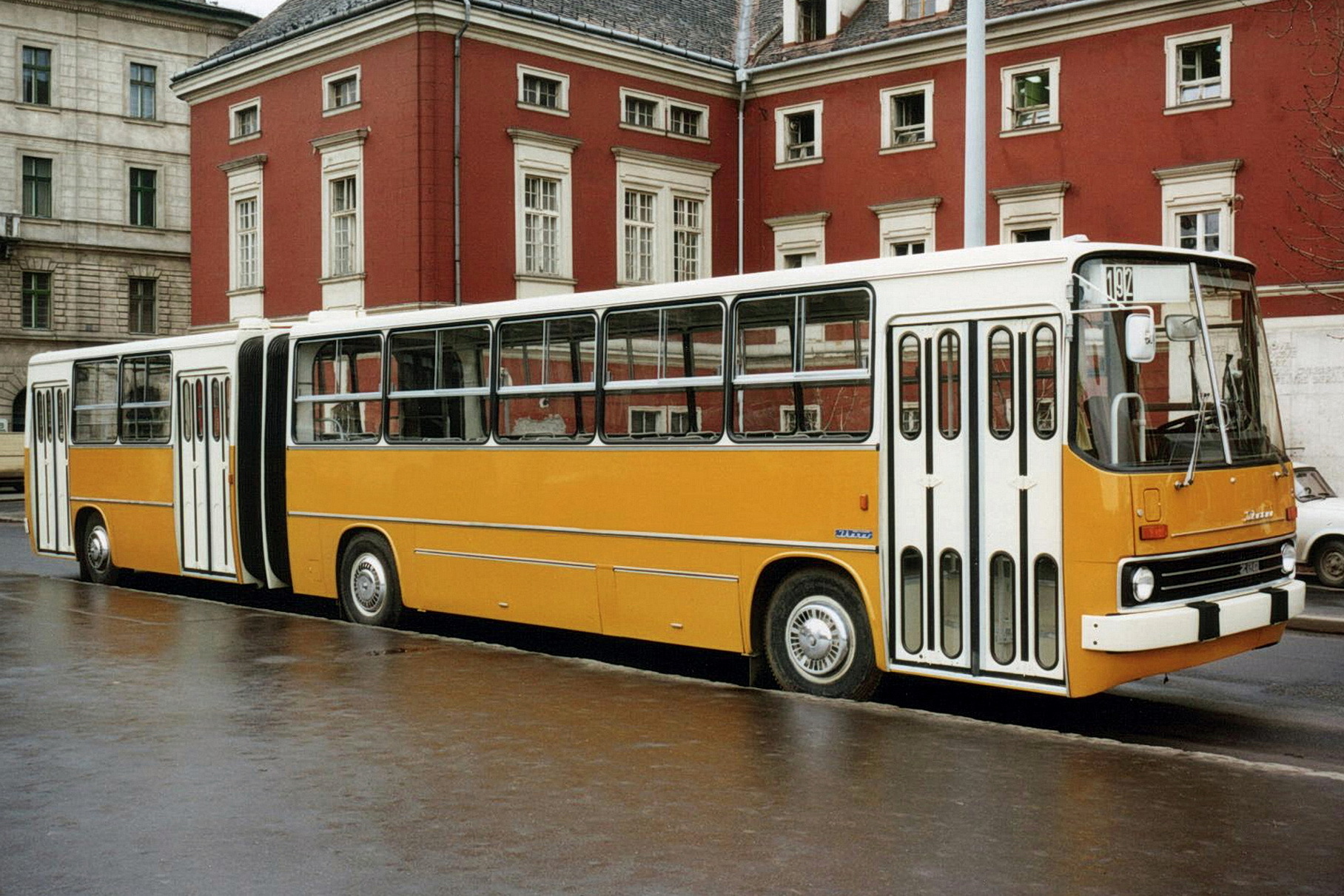 Одна из стран бывшего СССР снова закупит автобусы Ikarus
